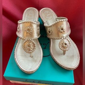 Jack Roger’s Womens, Marbella, (style# 1211107PM)wedge Platinum size 9.5M